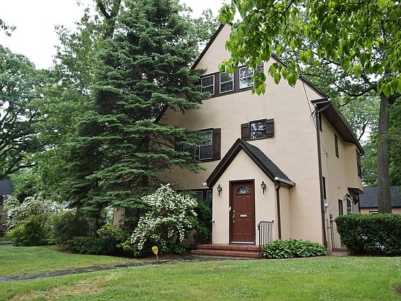 2nd image of 257 Heywood Ave