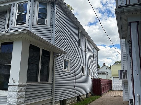 4th image of 2161 W 101st St