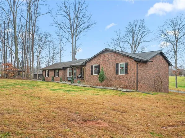 2567 Jones Dr, Mebane, NC 27302