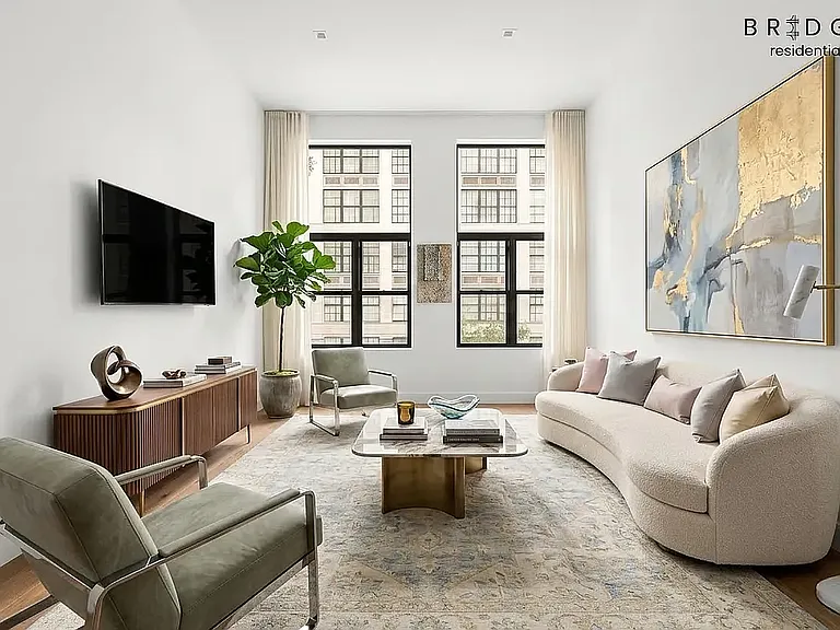 112 4th Ave #3R — Photo 1
