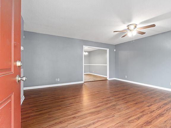 3rd image of 1901 Roan Dr