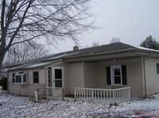 5796 Risher Rd, Leavittsburg, OH 44430