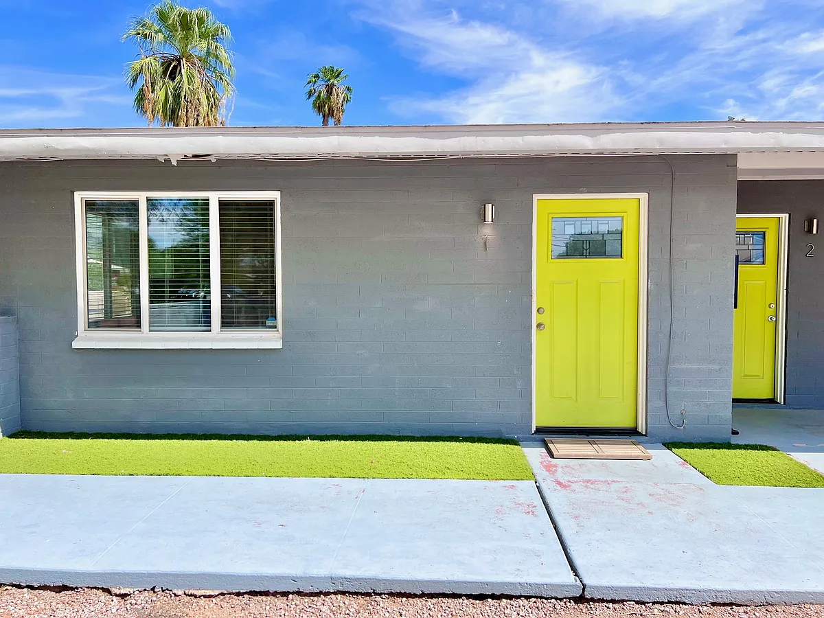 Building Photo - 2629 E Turney Ave #1