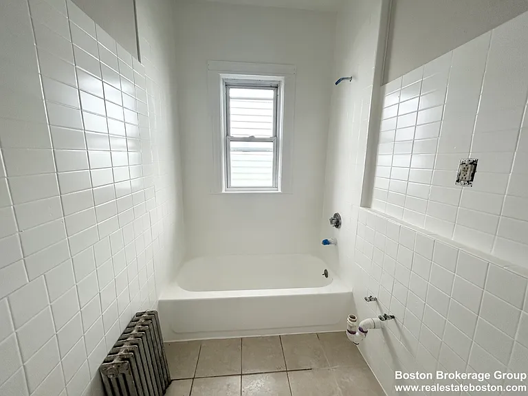 22 Humphreys St #3 — Photo 6