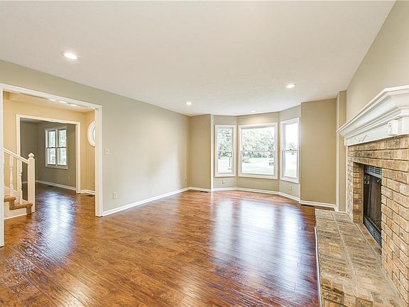 4th image of 5770 N Red Oak Dr