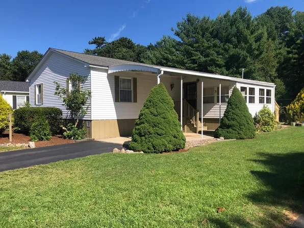 3 Narragansett Dr, Plymouth, MA 02360