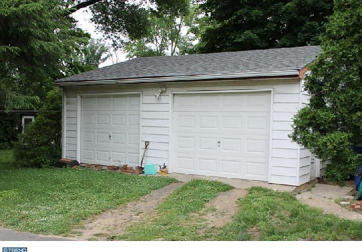 2nd image of 965 Hamilton Ave