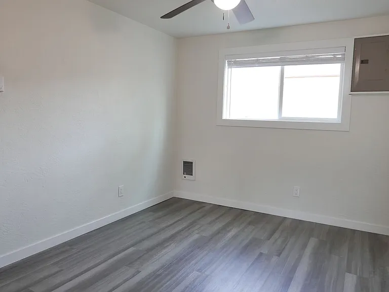 Westwood Apartments ** On-site Laundry Facilities, Off-Street Parking & Private Patio or Balcony — Photo 54