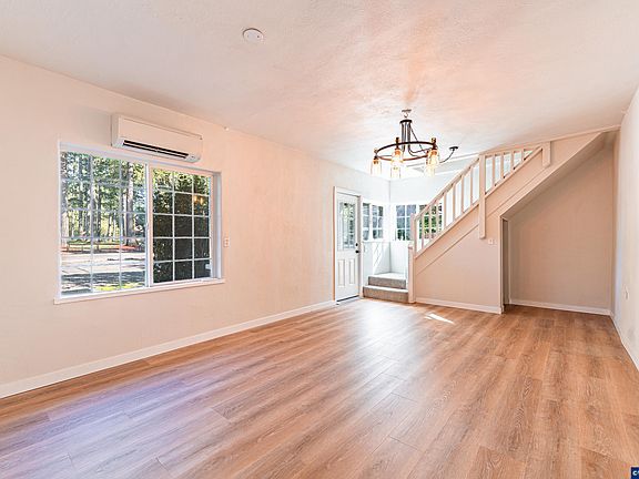 4th image of 816 14th Ave