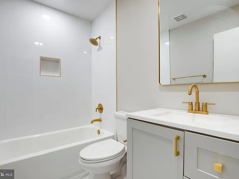 322 Clay St — Photo 26