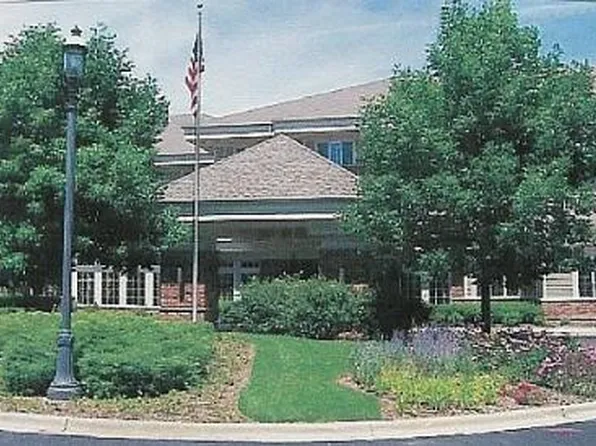 605 Barrington Ave APT 320, Dundee, IL 60118