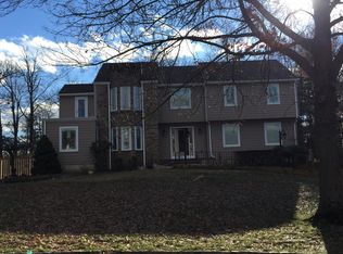 7 Kensington Pl, Roseland, NJ 07068