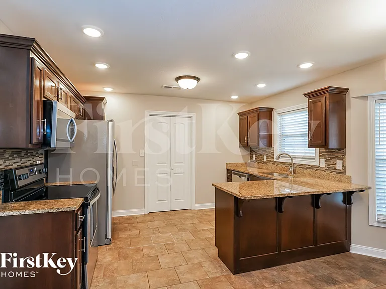 2060 Jackie Lorraine Dr — Photo 6