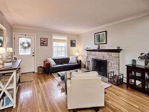 4th image of 1144 N Dickson St