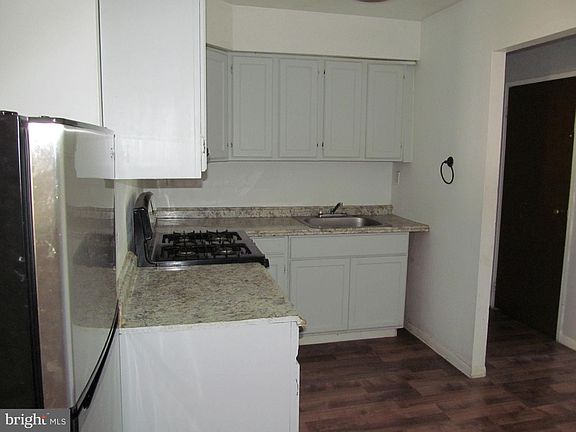 5th image of 4815 Fairmount Ave #1