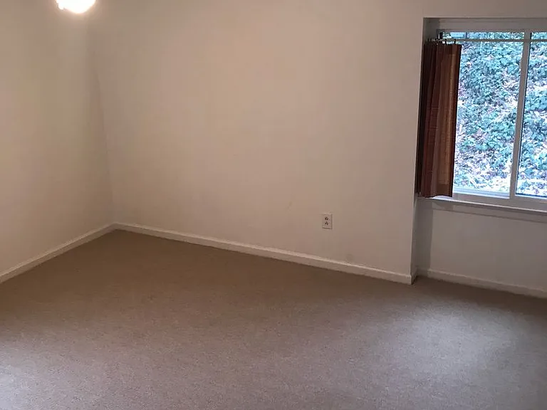 37 Spring Ct — Photo 16