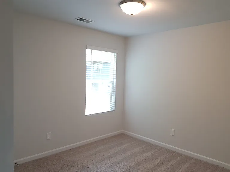 52 Wesley Way N — Photo 22