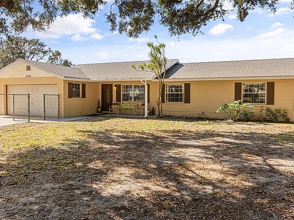 2nd image of 9909 Jacaranda Ave