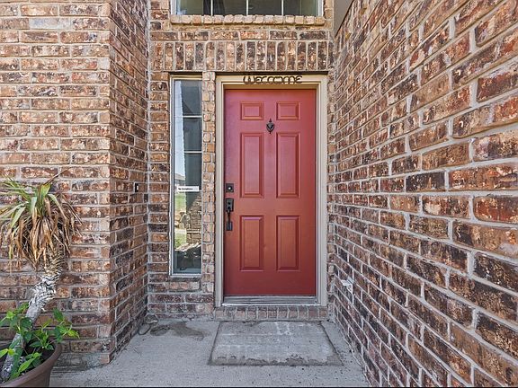 2nd image of 525 Destin Dr