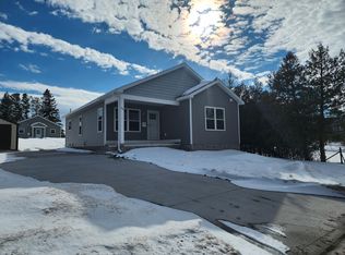 54 Fulton St, Petoskey, MI 49770