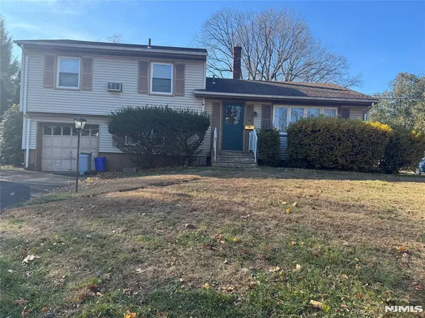 11 Pierce Ave, Cresskill Boro, NJ 07626