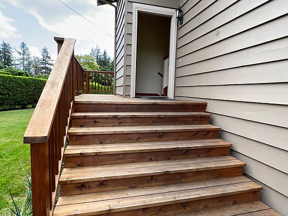 5th image of 20740 Gala Way NE