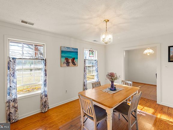 4th image of 106 Greenwood Ct