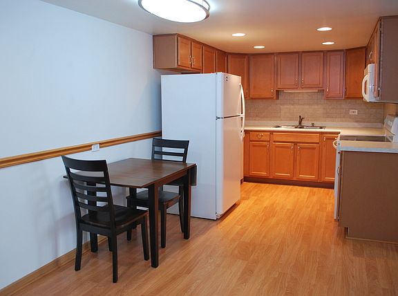 3rd image of 2800 Maple Ave APT 15C