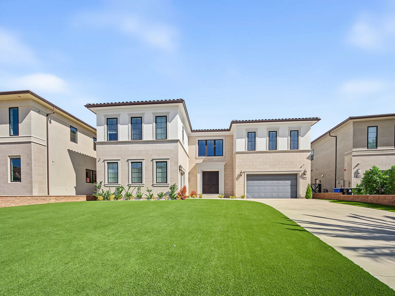 5 bed, 5.5 bath, 5567 sqft, $11,500 — Photo 2