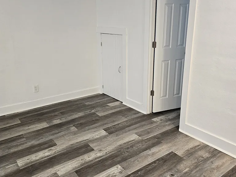 1564 E 82nd St #3 — Photo 23