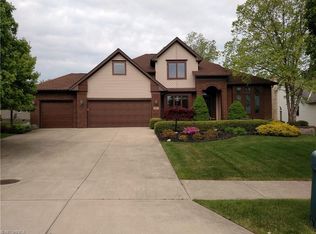 7830 Elmhurst Dr, Seven Hills, OH 44131