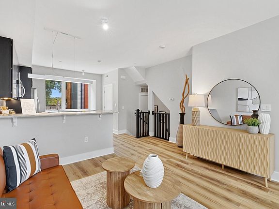 4th image of 3217 12th St NE #101