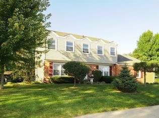 1335 Leverenz Rd, Naperville, IL 60564