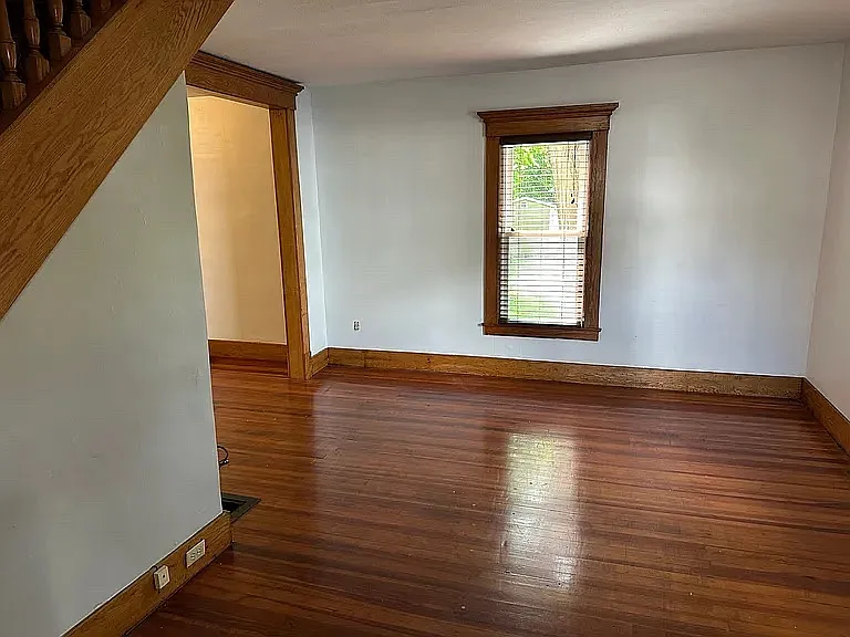7 E Main St #1/2 — Photo 5