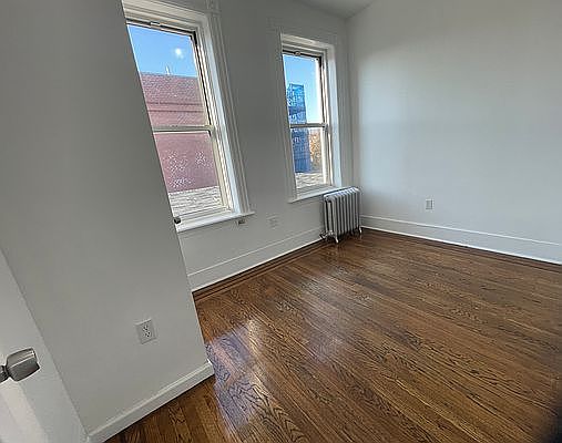 3rd image of 240 Wilson Ave #2R
