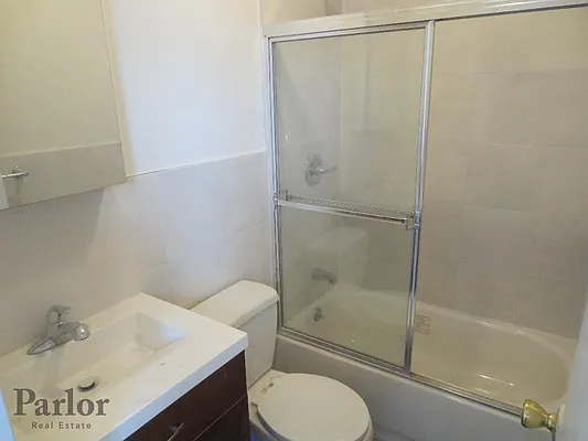 Rented by Parlor Real Estate Corp | media 6