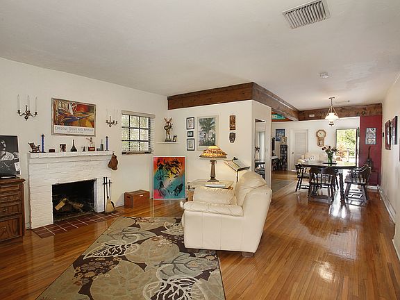 Lvng Rm w/ Wood Fireplace