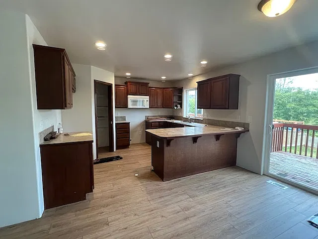 4 bed, 2.5 bath, 2221 sqft, $3,350 — Photo 4