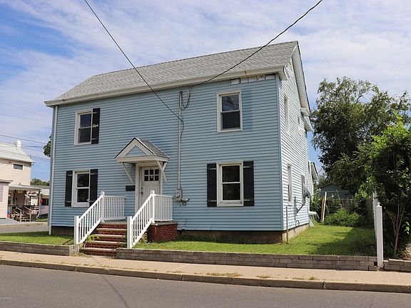3rd image of 143 Wilson Ave