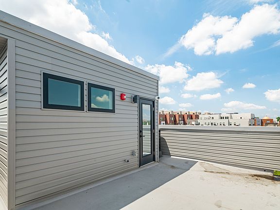 3rd image of 930 N 2nd St Floor 3