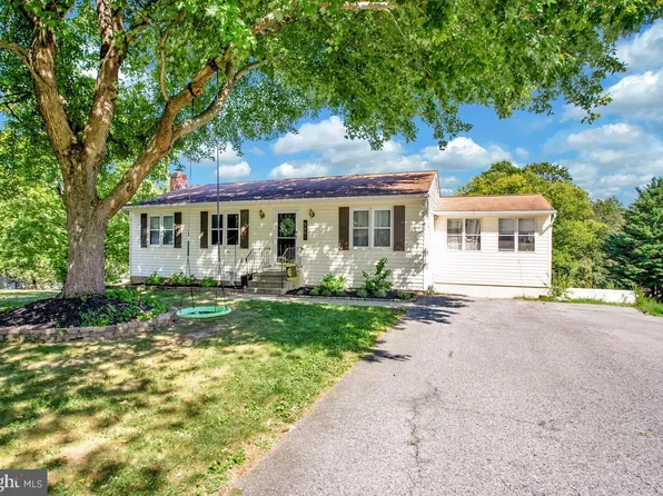 8661 Saint Andrews Dr, Chesapeake Beach, MD 20732