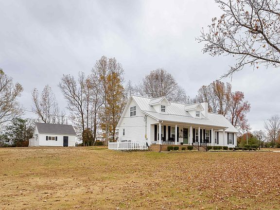 2nd image of 437 Brandenburg Dr