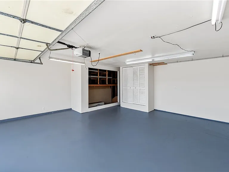 6431 Brown Cir — Photo 35