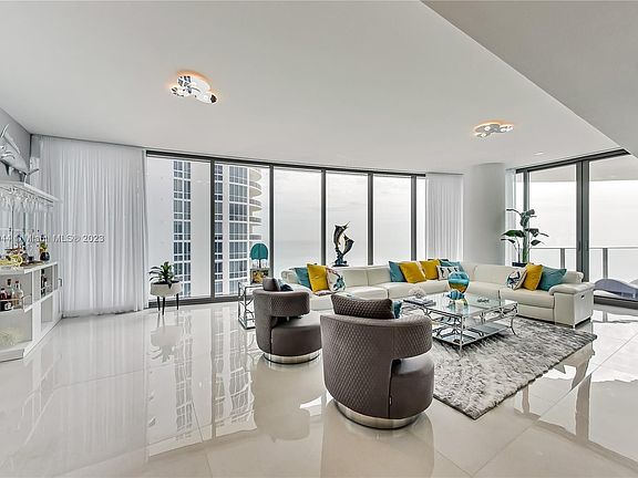 5th image of 15701 Collins Ave Unit 2601