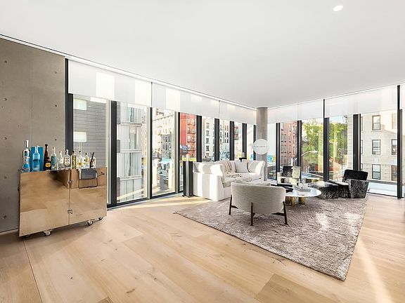 2nd image of 152 Elizabeth St #3W