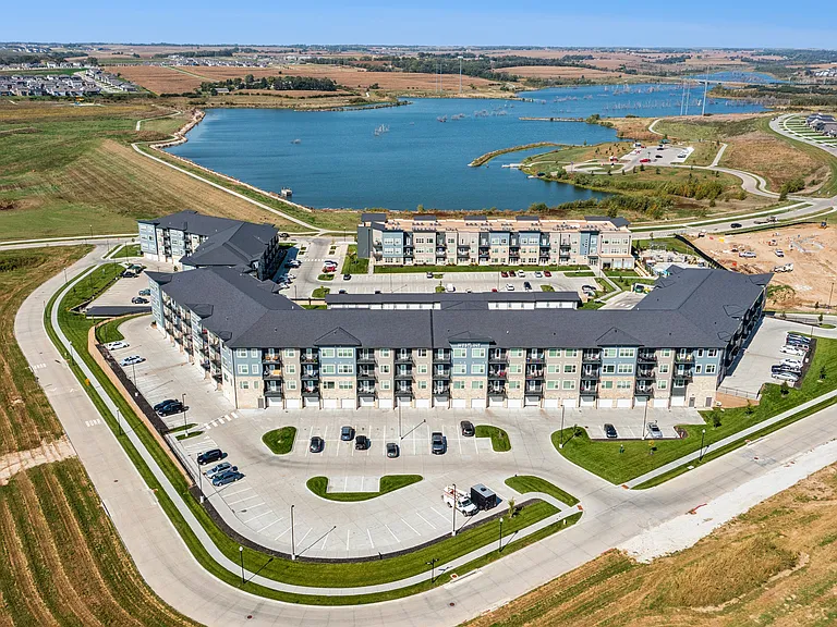 Westline at Flanagan Lake — Photo 1