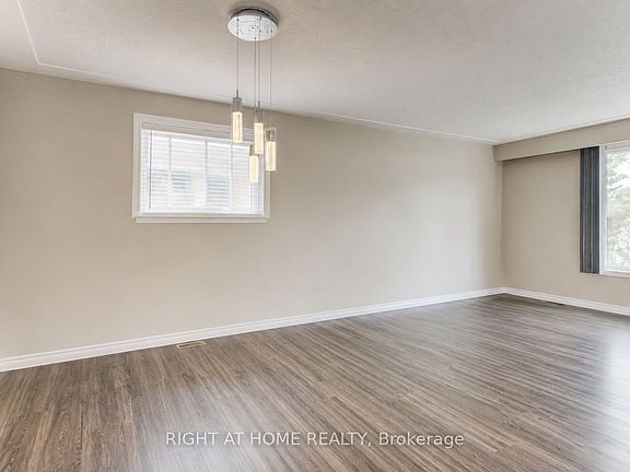 3rd image of 204 Holborn Dr