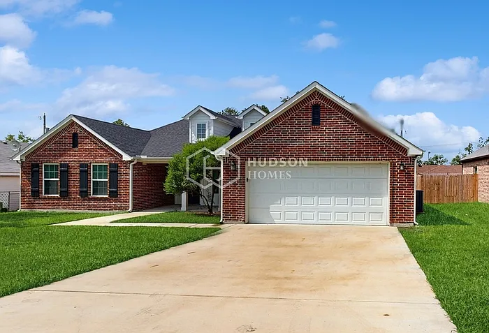 4 bed, 2.0 bath, 1889 sqft, $2,215 — Photo 4