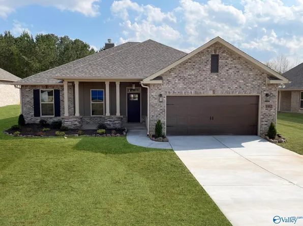 102 Kambry Grove Dr, Huntsville, AL 35811