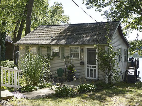4th image of 34175 Hillside Dr